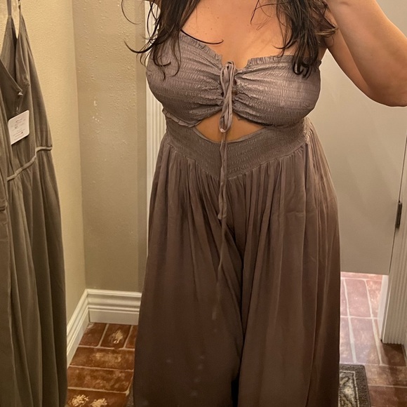 NWT Mustard seed Smocked Cutout Halter jumpsuit - Picture 5 of 5